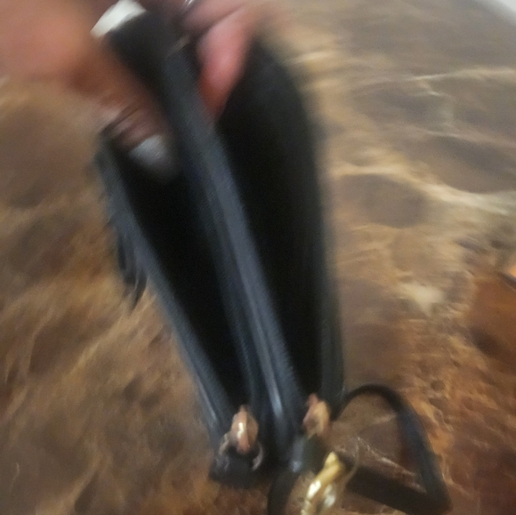 Coach Shiny Black Leather Wristlet EUC - Picture 3 of 16